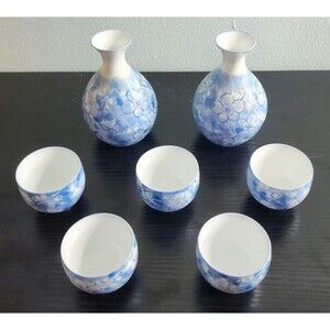 Vintage Sake Tea Set Blue Flowers Cobalt Blue Porcelain 5 Cups 2 Bottles w/ Case